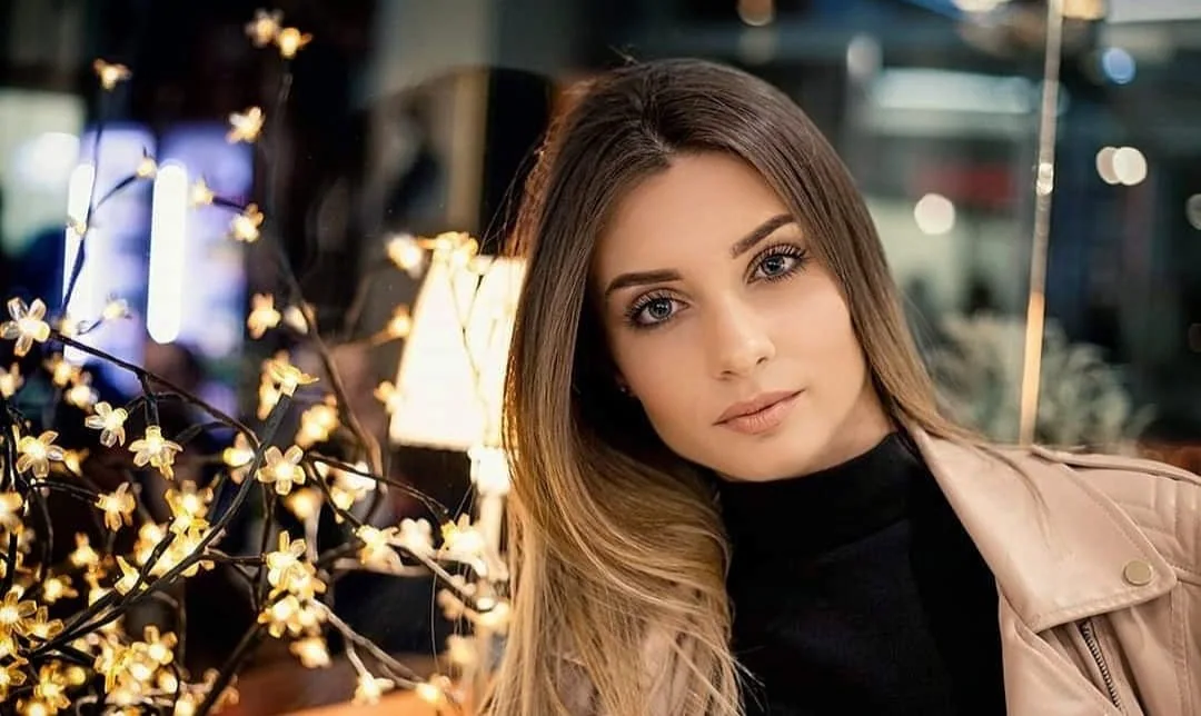 Nina portfolio photo 3
